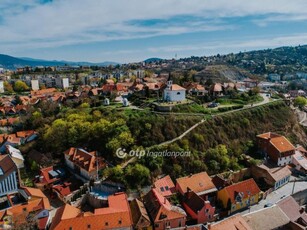 Eladó telek Esztergom