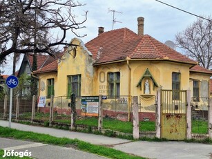 Polgári ház eladó Cegléd központjában!!!