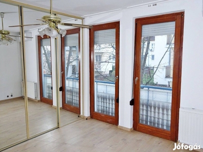 4. ker Liszt Ferenc utcában 120 m2 3 szoba + am. konyhás lakás eladó