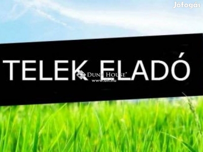 Eladó 792 nm-es telek Siófok