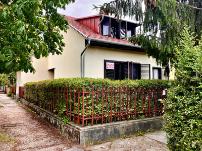 Eladó családi ház - Komárom, Czuczor Gergely utca 11.