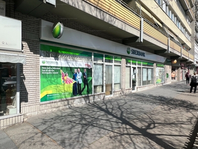 Eladó utcai bejáratos üzlethelyiség - Kecskemét, Petőfi Sándor utca 1.