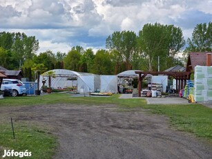 Kertészeti vállalkozás eladó 2700 m2 telekkel, bejáratott vevőkörrel