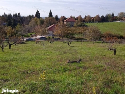 Eladó telek Cserszegtomaj