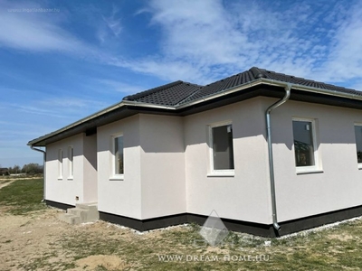 újépítésű, Kecskemét, ingatlan, ház, 90 m2, 56.000.000 Ft