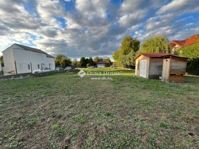 Velence, ingatlan, telek, 31.990.000 Ft