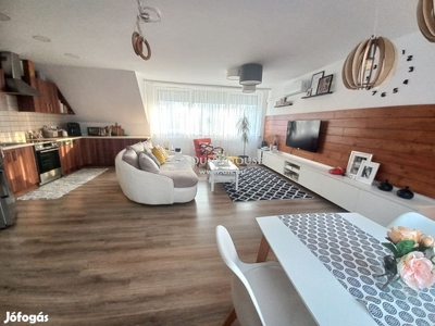 Pécsi eladó 420 nm-es ház - Pécs, Baranya - Ház