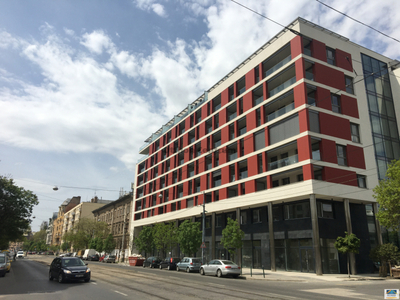 Eladó újszerű állapotú garázs - Budapest XIII. kerület
