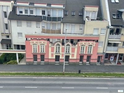 Eladó utcai bejáratos üzlethelyiség - Zalaegerszeg, Batthyány Lajos utca