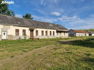 Máriapócson főút mellett telephely eladó