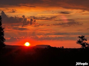 Sármelléken panorámás, 2 hálószobás nappalis lakás eladó