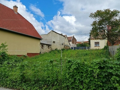 Eladó lakóövezeti telek - Pécs, Belváros