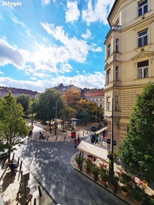 Október 6 utcában 104 négyzetméteres lakás eladó - V. kerület, Budapest - Lakás