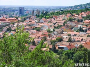 Pécs, Tettye, családi ház panorámával, nagy kerttel