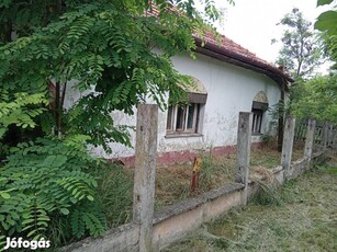 Vésztőn telek eladó felújítandó házzal